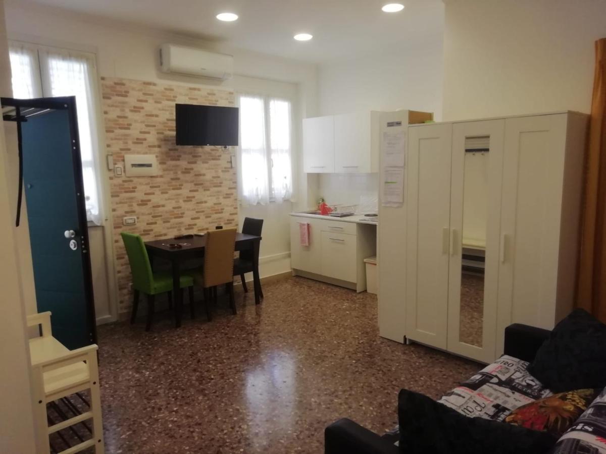 Apartment Urbino 33 Рим Экстерьер фото